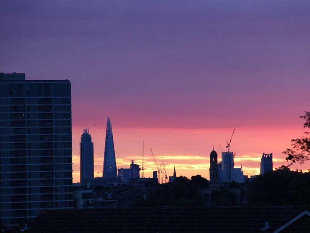 Southfieldsb&Bstudios London Exteriör bild